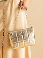 Bolsa em Couro Matelassê Dourada Zíper Tiracolo